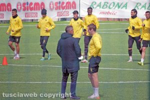 Sport - Calcio - Viterbese - Il primo allenamento di Maurizi