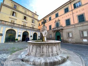 Viterbo - La fontana di piazza Dante