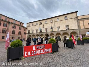 Viterbo - La manifestazione di Si Cobas e Comitato di lotta
