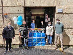 Tarquinia - La distribuzione delle piantine da parte della proloco