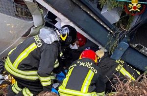 Funivia precipitata a Stresa - Vigili del fuoco al lavoro sul luogo della tragedia