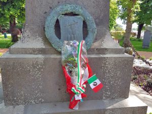 Montefiascone - Il mazzo di fiori per ricordare le vittime delle "marocchinate"