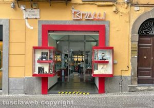 Viterbo - La gioielleria Bracci a piazza del Teatro