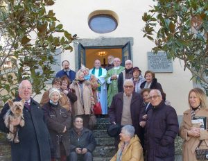 La cappellina con i celebranti inglesi