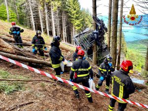 Funivia precipitata a Stresa - Vigili del fuoco al lavoro sul luogo della tragedia