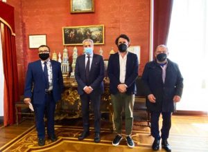 Viterbo - L'ambasciatore del Costa Rica, Ronald Flores Vega e l’artista Francisco Còrdoba incontrano il sindaco Arena e l’assessore De Carolis