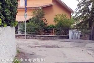 Le buche in via del Crocifisso