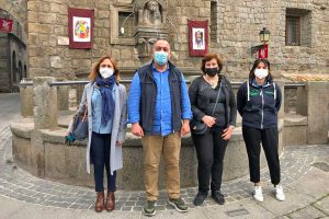 Vitorchiano - Gli studenti realizzano gli stendardi di San Michele