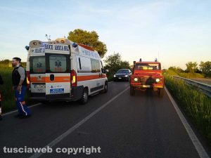 Incidente - Ambulanza e vigili del fuoco