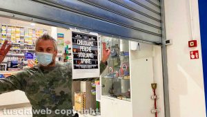 Viterbo - Lo sciopero dei negozi del centro commerciale Tuscia