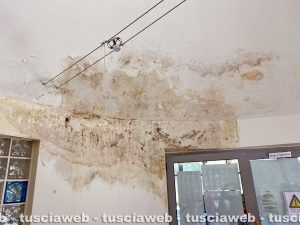 Viterbo - Infiltrazioni alla scuola materna di Tobia