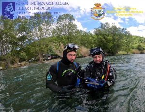 Bolsena - Sommozzatori della guardia di finanza - Ritrovati coltello e antica moneta