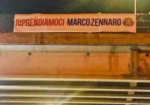 Uno striscione CasaPound per l'imprenditore Zennaro