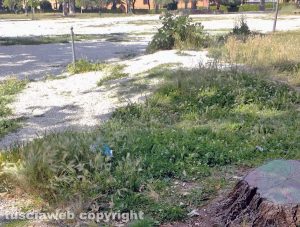 Viterbo - Degrado a pratogiardino Lucio Battisti