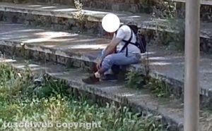 Viterbo - Uomo si buca in pieno giorno davanti alla chiesa delle Fortezze