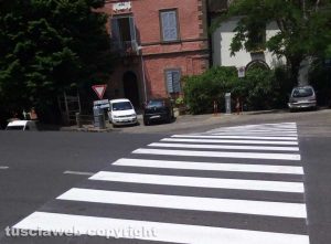 Strisce pedonali rifatte a San Martino al Cimino