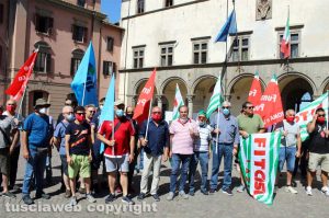Viterbo - La manifestazione sindacale in piazza del plebiscito