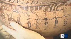 Vulci - Il vaso del pittore delle rondini in un servizio del Tgr Lazio