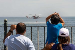 Santa Marinella - Esercitazione della Guardia costiera davanti ai pazienti dell'Ospedale pediatrico Bambino Gesù