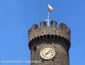 Bagnaia - Una croce in vetta alla torre civica