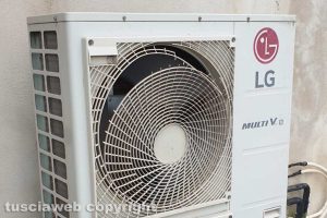 Viterbo - Pericolo all'esterno dell'ufficio turistico