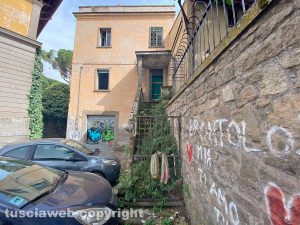 Viterbo - La casa in piazza Dante confiscata alla camorra