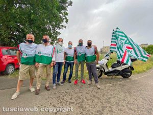 Viterbo - La protesta della Fns Cisl davanti al carcere di Mammagialla