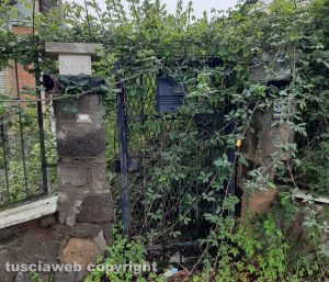 Tarquinia - L'abitazione nel degrado a via Quintiana