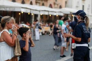 Coronavirus - Mascherine all’aperto