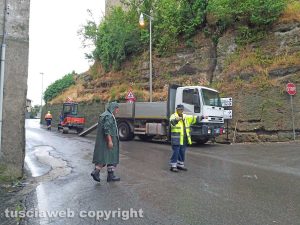 Montefiascone - Sassi franano sulla Verentana