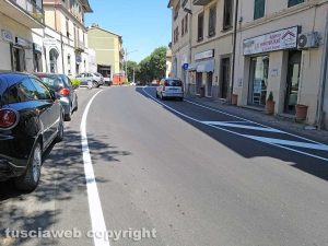 Montefiascone - Il senso unico in via Dante Alighieri