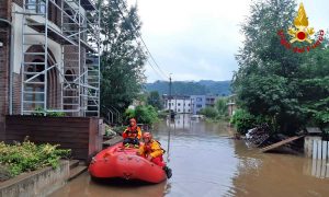 I vigili del fuoco italiani impegnati nelle operazioni di salvataggio in Belgio