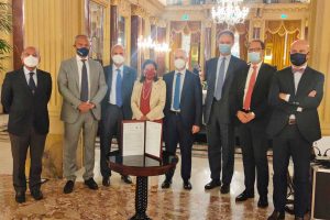 Roma - Un momento della firma dell'accordo quadro