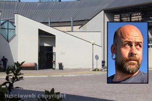 Il cimitero di Viterbo - Nel riquadro: Alessandro Arriga