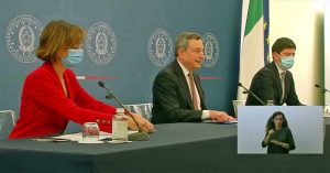 La conferenza stampa del premier Mario Draghi insieme al ministro della salute Roberto Speranza e alla ministra della giustizia Marta Cartabia