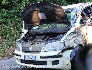 Capranica - Scontro auto contro tir