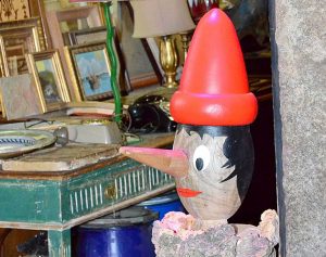 La testa di Pinocchio dell'artista Antonio Iachini, simbolo di Universo corto