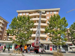 Balcone in fiamme a largo Onio Della Porta