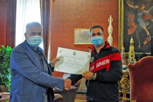 Attestato di merito sportivo al campione di tiro a volo Valerio Grazini