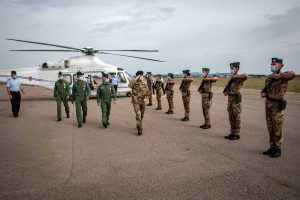 Viterbo - I sottocapi di stato maggiore di Esercito e Aeronautica in visita all'aeroporto
