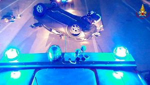 Portenone - Auto si ribalta