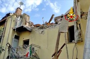 Torino - La palazzina crollata in strada del Bramafame