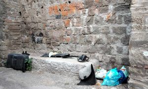 Viterbo - Rifiuti abbandonati nel centro storico