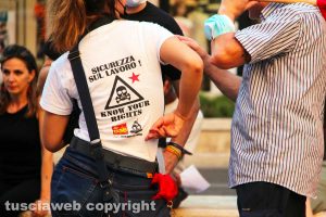 Viterbo - La manifestazione dell'Usb in piazza della Repubblica