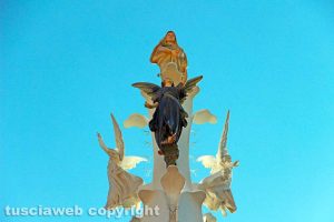 Viterbo - Gloria - Le statue di santa Rosa e degli angeli