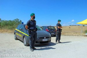 Valentano - Il rave del lago di Mezzano - Il posto di blocco della guardia di Finanza