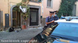 Viterbo - Paura in pieno centro storico, esplode bomba artigianale - L'intervento dei carabinieri