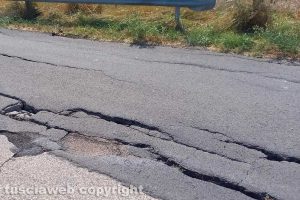 Blera - Crepe nell'asfalto sulla Barbaranese