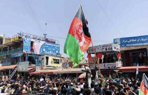 Afghanistan - Folla ad Asadabad