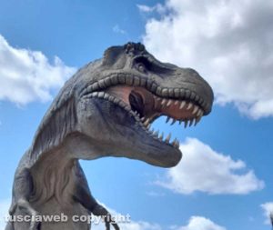 Viterbo - La mostra "Dinosauri in città"